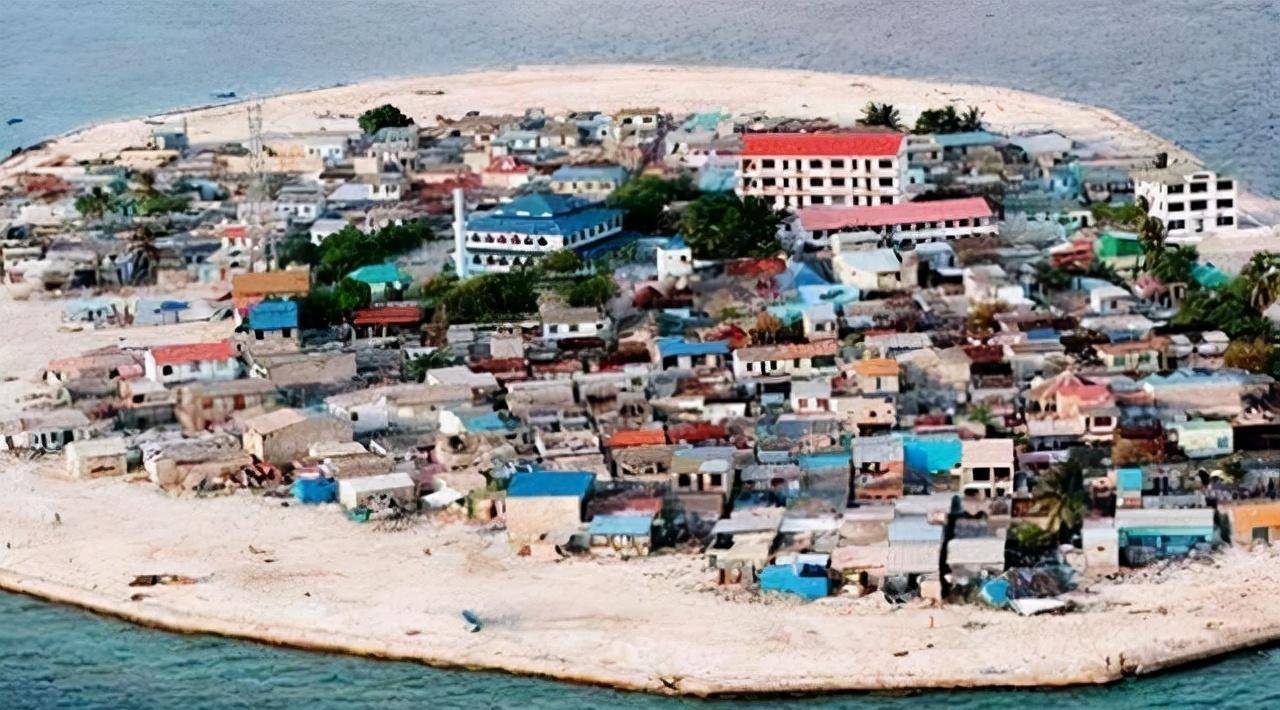 原创中国外交官吴钟华坚守孤岛3年一人撑起大使馆唯一伙伴是条狗