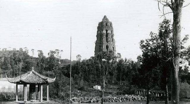 2001年重修雷峰塔时发现神秘地宫出土两件国宝轰动世界