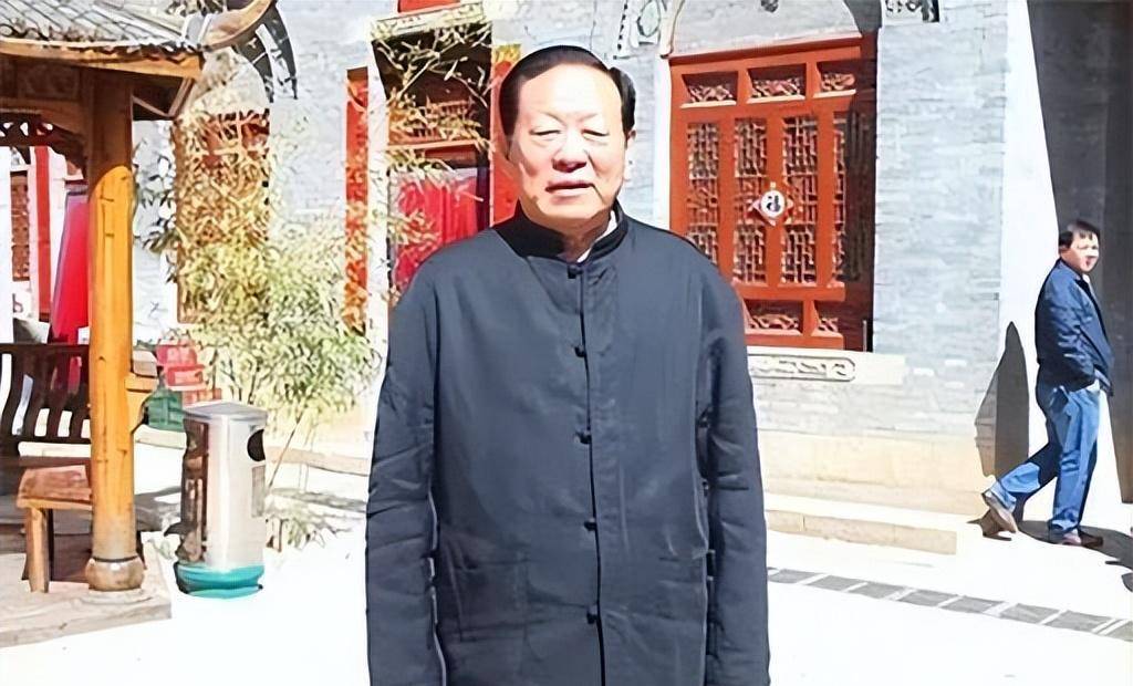 原创山西前书记胡富国离晋时数万人相送84岁与耿彦波看戏精神焕发