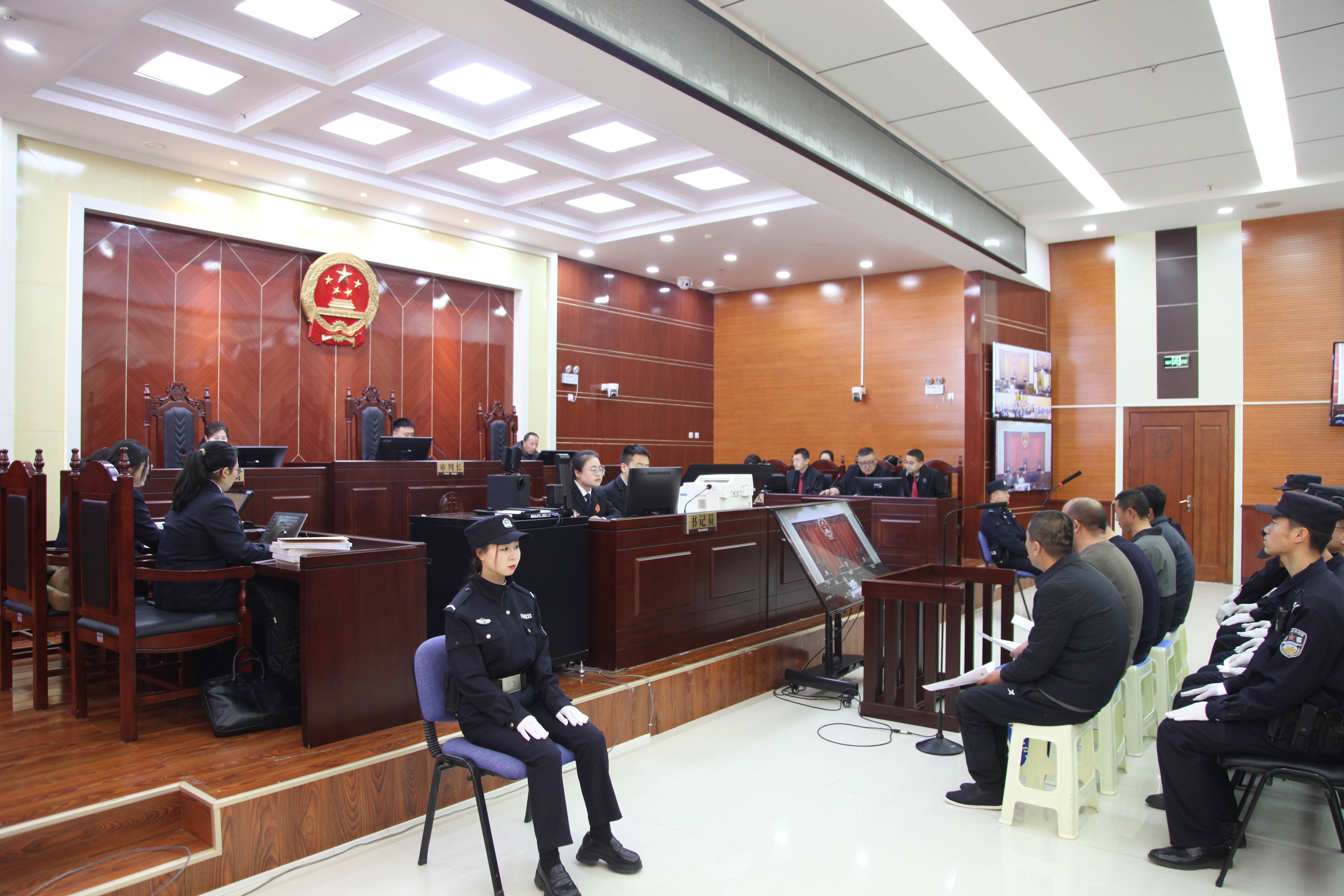 人民检察院"高质效办好每一个案件"的要求,进一步提升公诉人出庭能力