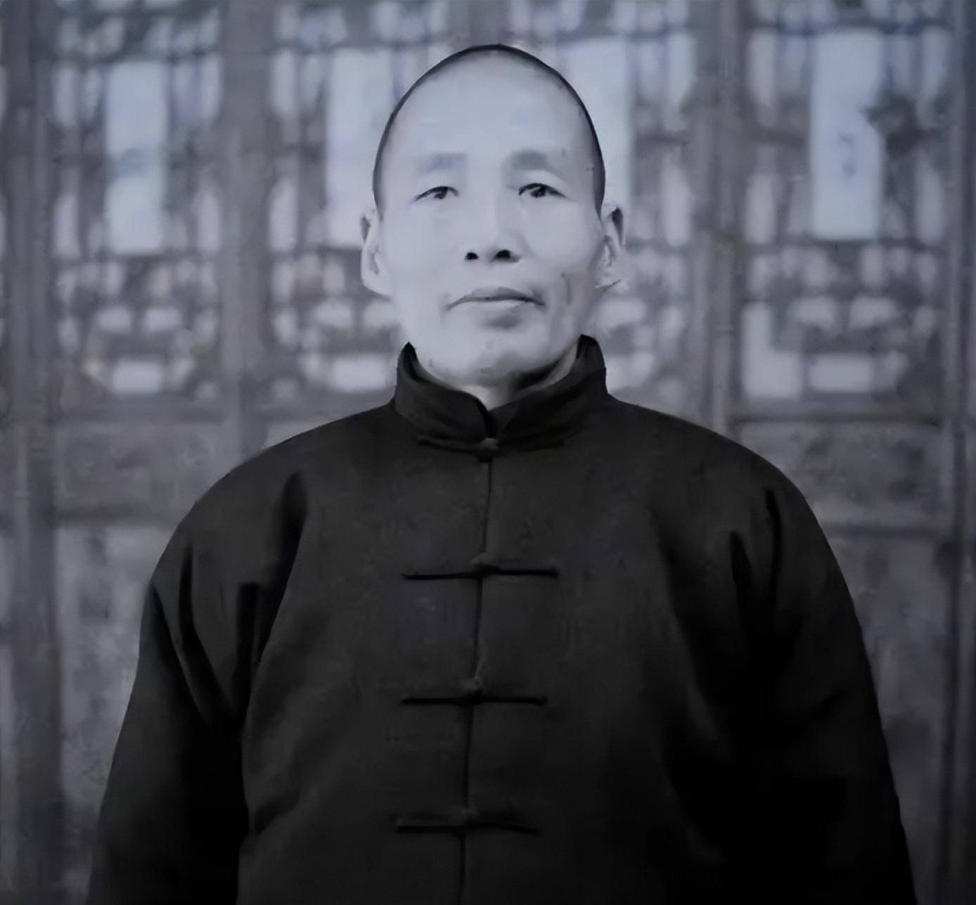 58年刘文彩坟墓被撬开,尸骨扔野外,守墓人急火攻心,也随他而去_刘文辉