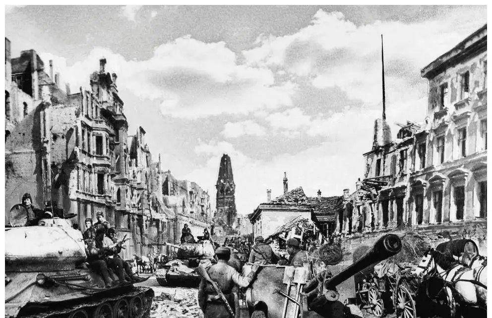 狙神瓦西里击杀了400多名敌人其中还包括30名狙击手