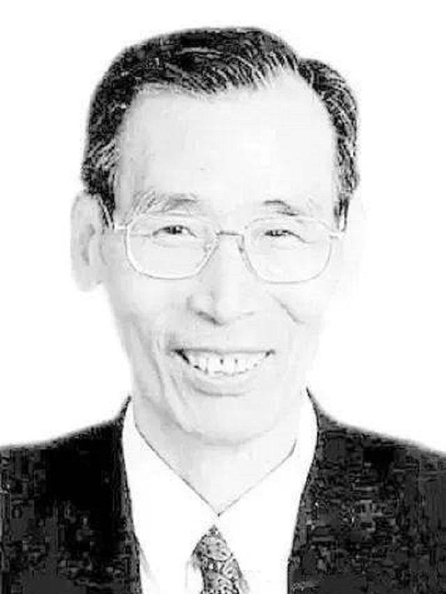 原创中国外交官吴钟华坚守孤岛3年一人撑起大使馆唯一伙伴是条狗