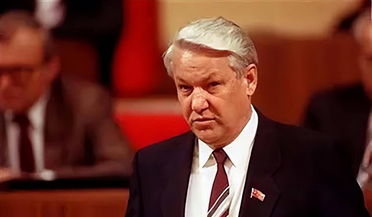 07年叶利钦去世享国葬妻子选择与女儿同住普京如何对待她们