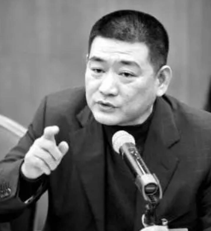 占据越南摩托半壁江山,身家百亿,却被15亿压垮_涂建华_隆鑫_市场经济