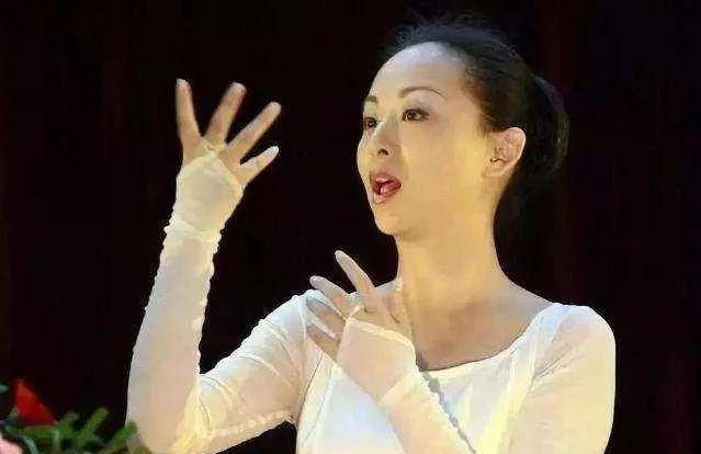 05年千手观音邰丽华红遍全国拒绝国外富商情愿嫁给穷小子