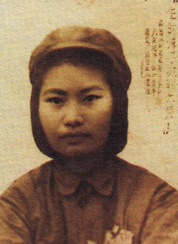 1950年四川一老农挖出头骨赶紧上报政府揭开女参谋牺牲谜团
