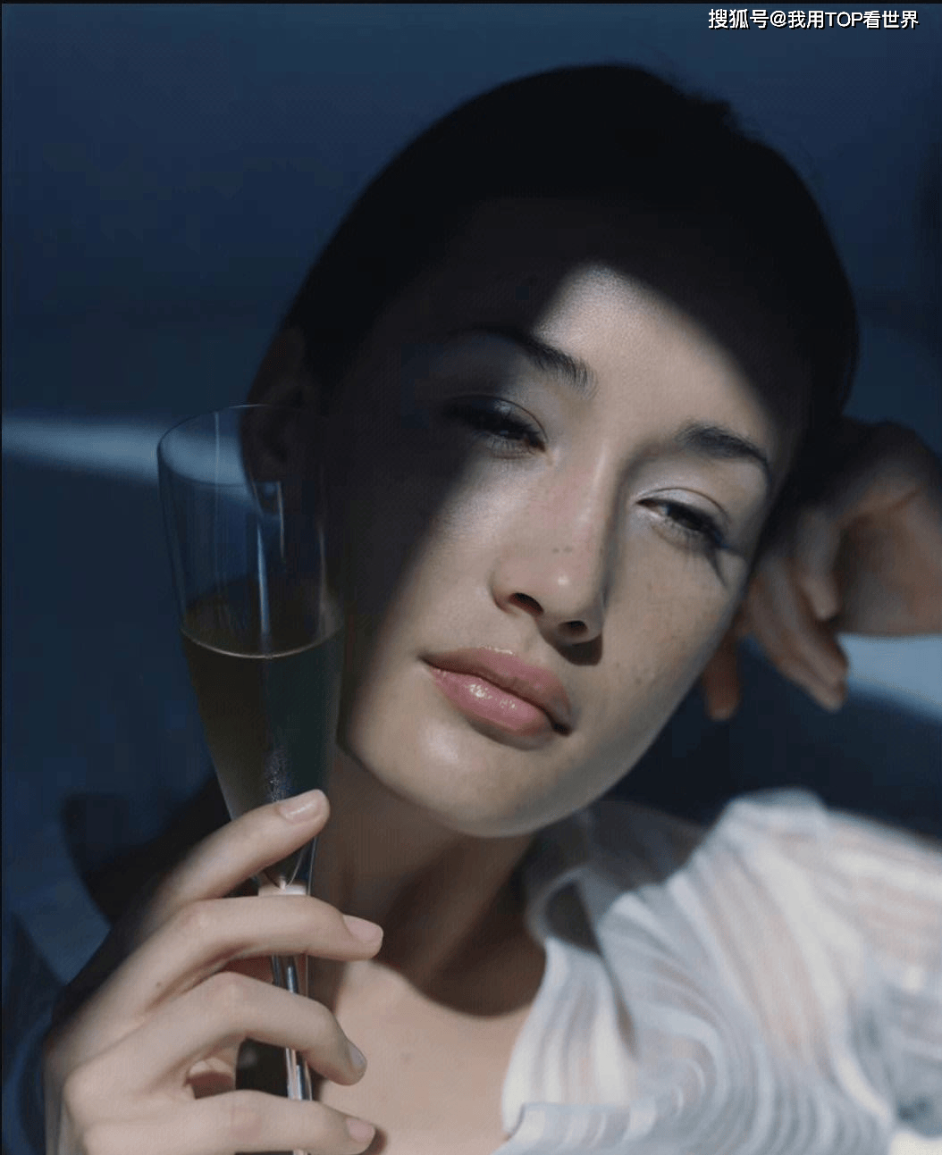 原创不知道你顶不顶得住赤裸特工女主maggieq写真赏