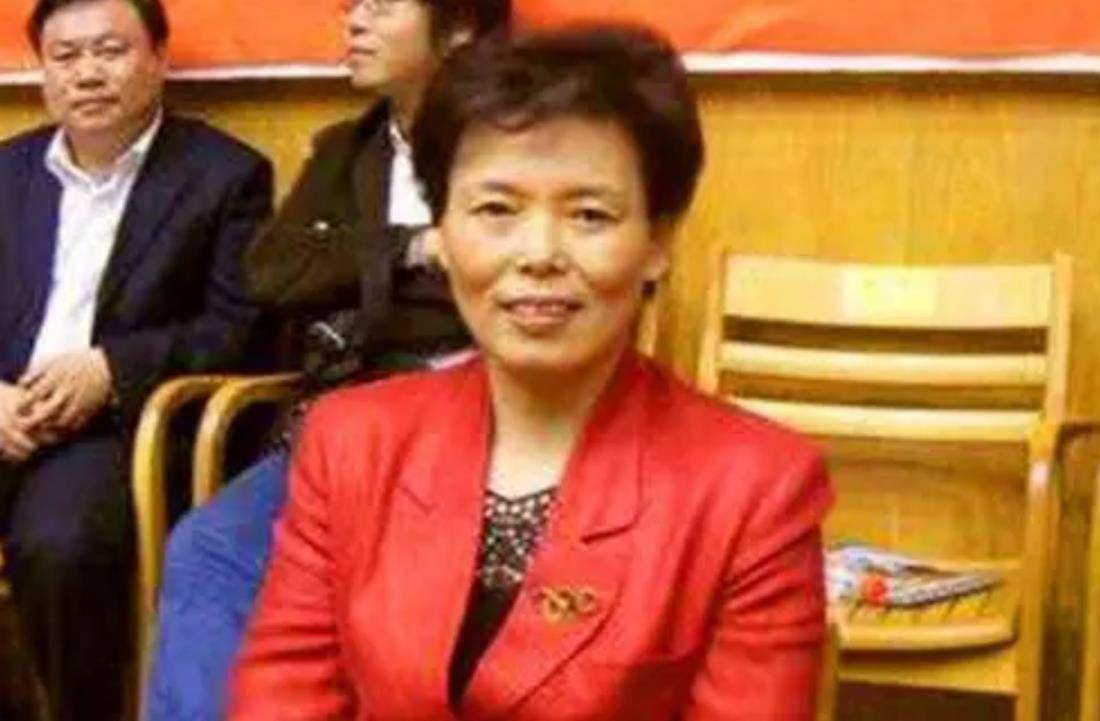 原创郎平前队友陈招娣中国女排五连冠功臣骨灰中夹杂着多枚钢钉