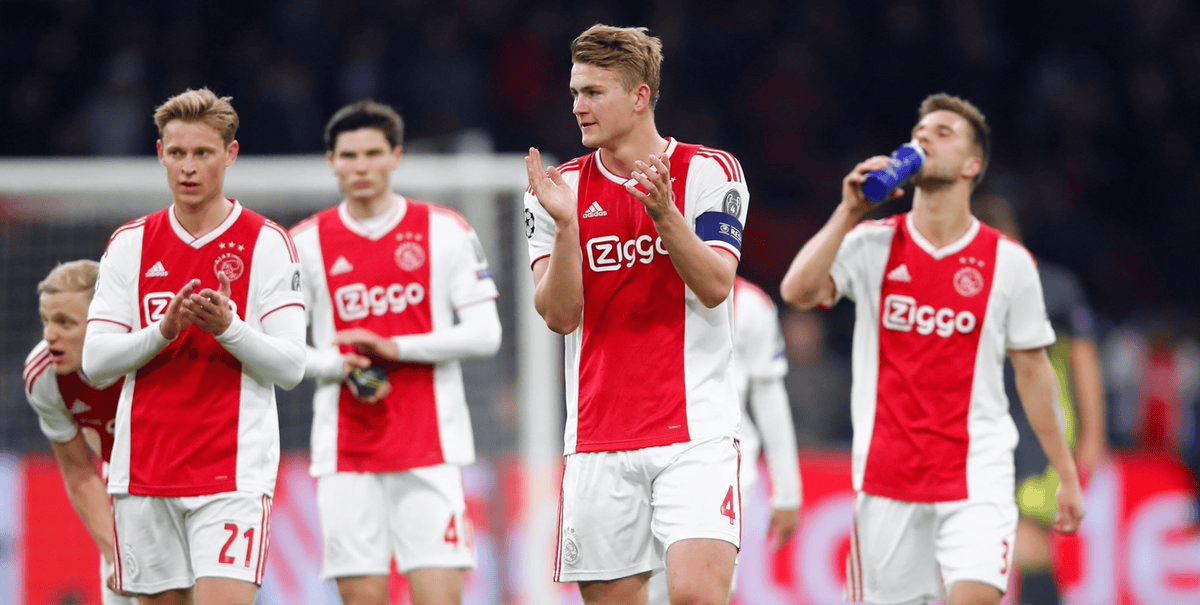 兹沃勒与阿贾克斯荷兰足球的璀璨双星