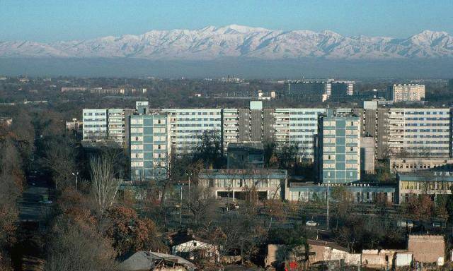 此人本是苏军少校,却成全球最牛军火贩,九年前被美国特工抓获_维克多