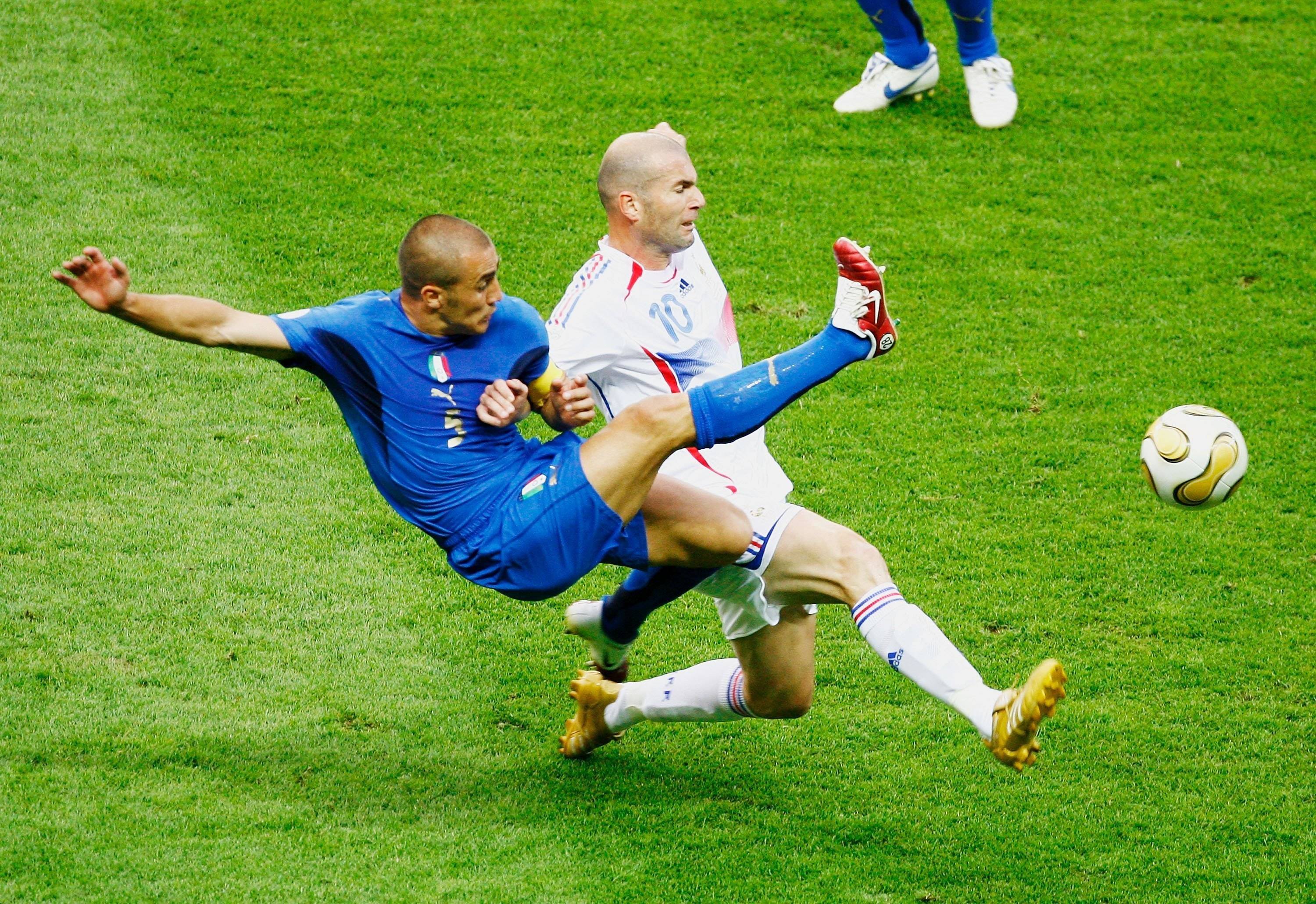 增能卡纳瓦罗登场,金球后卫再塑辉煌