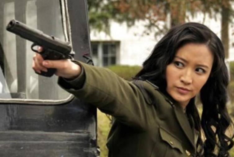 军统美艳女特务丁履贞用美色诱杀投日叛徒端水露出破绽被勒死