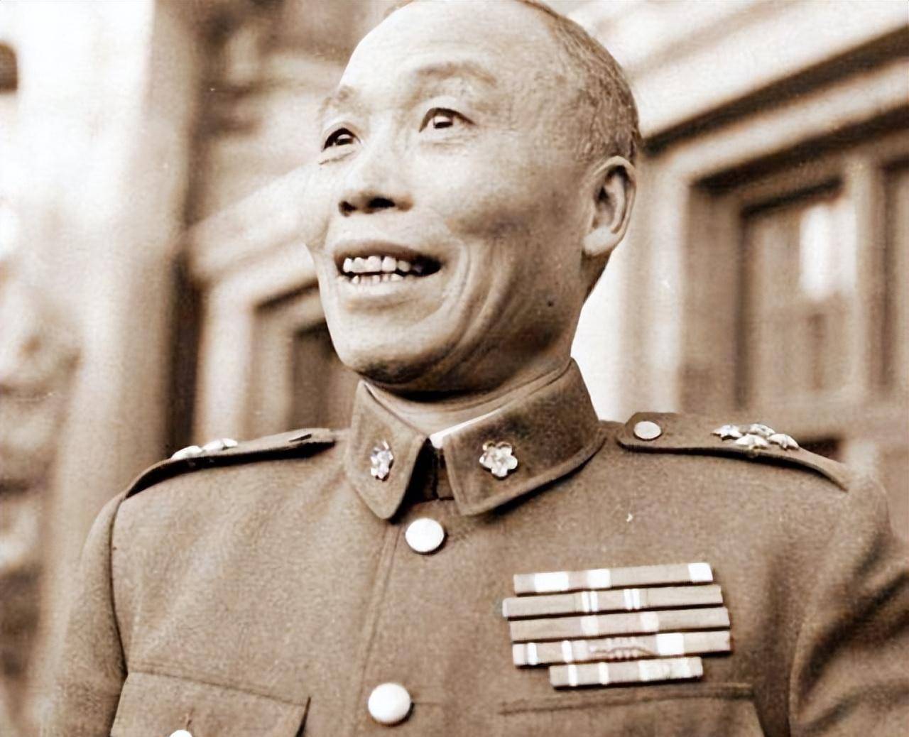 被人当猴子耍,军阀王家烈被骗去坐飞机,一坐就把军权给丢掉了_蒋介石