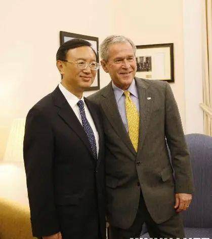 原创南海撞机二十周年祭英雄背后的儿女柔情和外交战场的刀光剑影