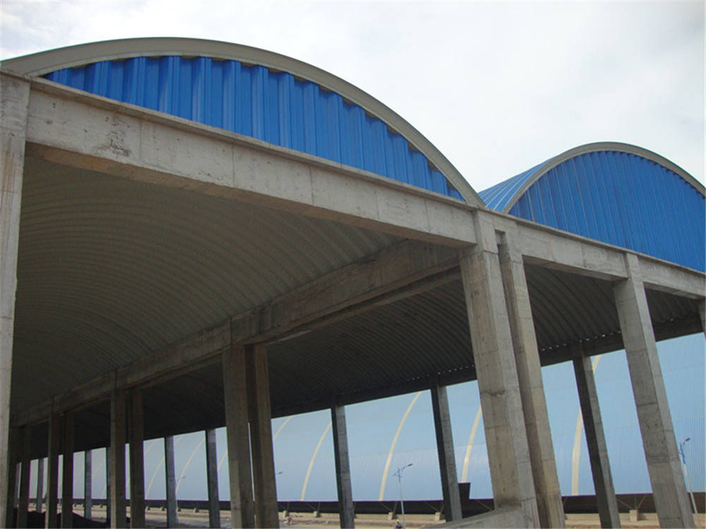 揭秘拱形波纹钢屋盖的成本构成与节约策略