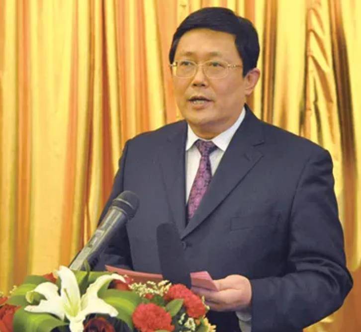 原创原包钢一把手落网记名下11套房因受贿爱上收藏985件宝贝