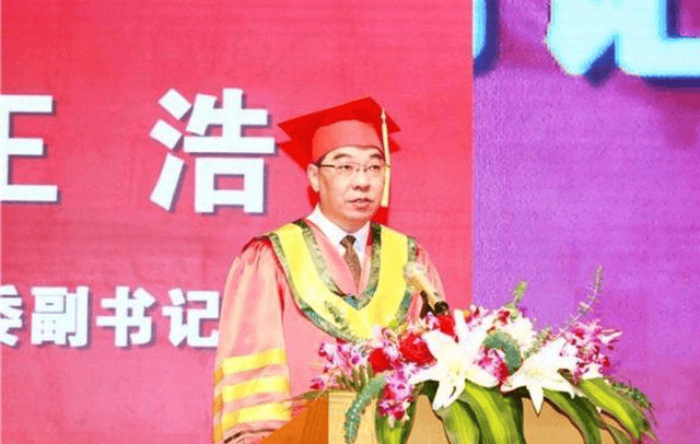 原创他54岁任南京林业大学校长,占地上万亩,"双一流",今年58岁_王浩