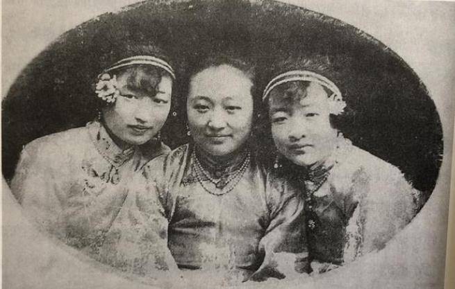 原创盛爱颐初恋强遭拆散母亲嫌弃男友家庭谁知多年后竟高不可攀