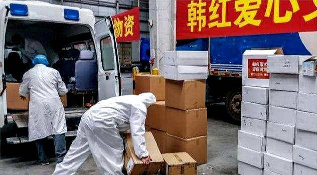 有些事无法解释,但她用实际行动诠释了一切_爱心_武汉_物资