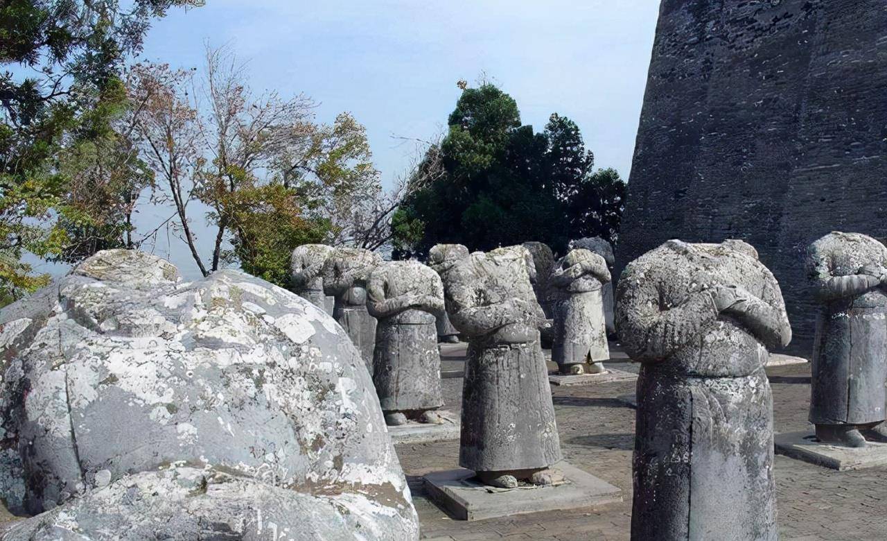 因此这种说法显然也不太合理,关于乾陵朱雀门旁的无头石像,还有很多的