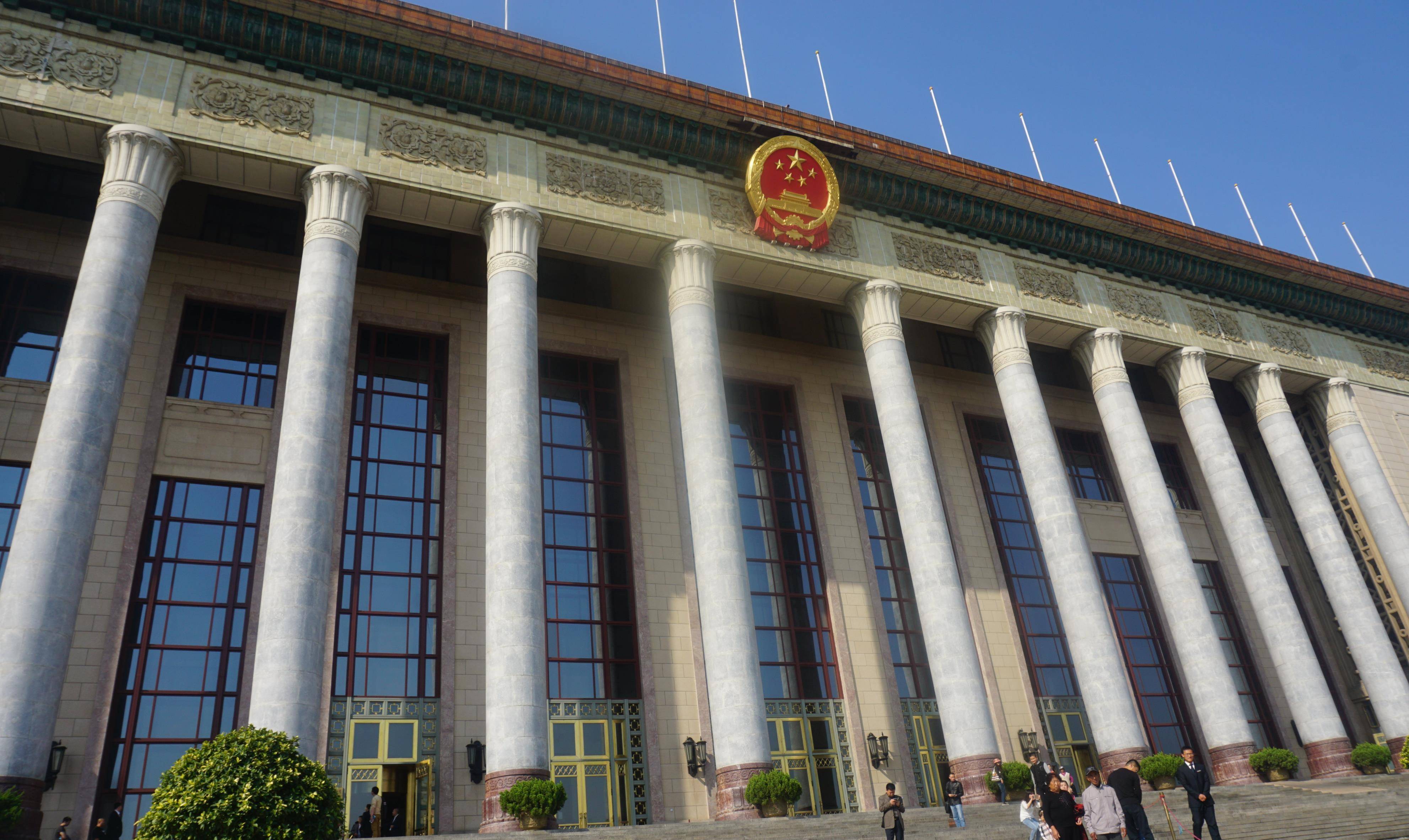 原创原创人民大会堂服务员四年换一次却没有北京人领导透露忍痛割爱