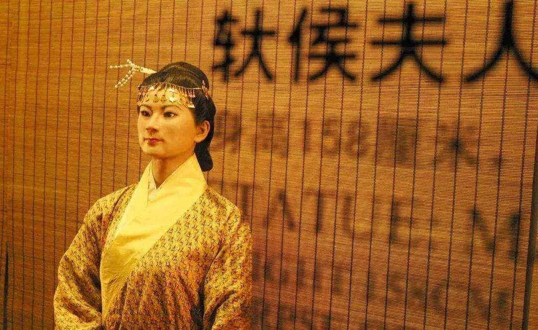 千年不腐,其皮肤光泽有弹性,出土瞬间惊叹世人_墓室_侯良_辛追夫人