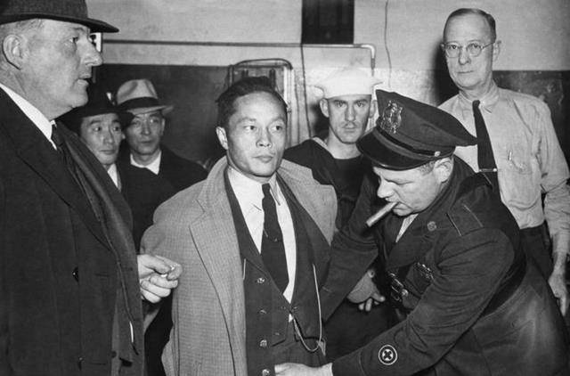 二战中的日裔美国人除了被关进的集中营外还要被征兵当炮灰