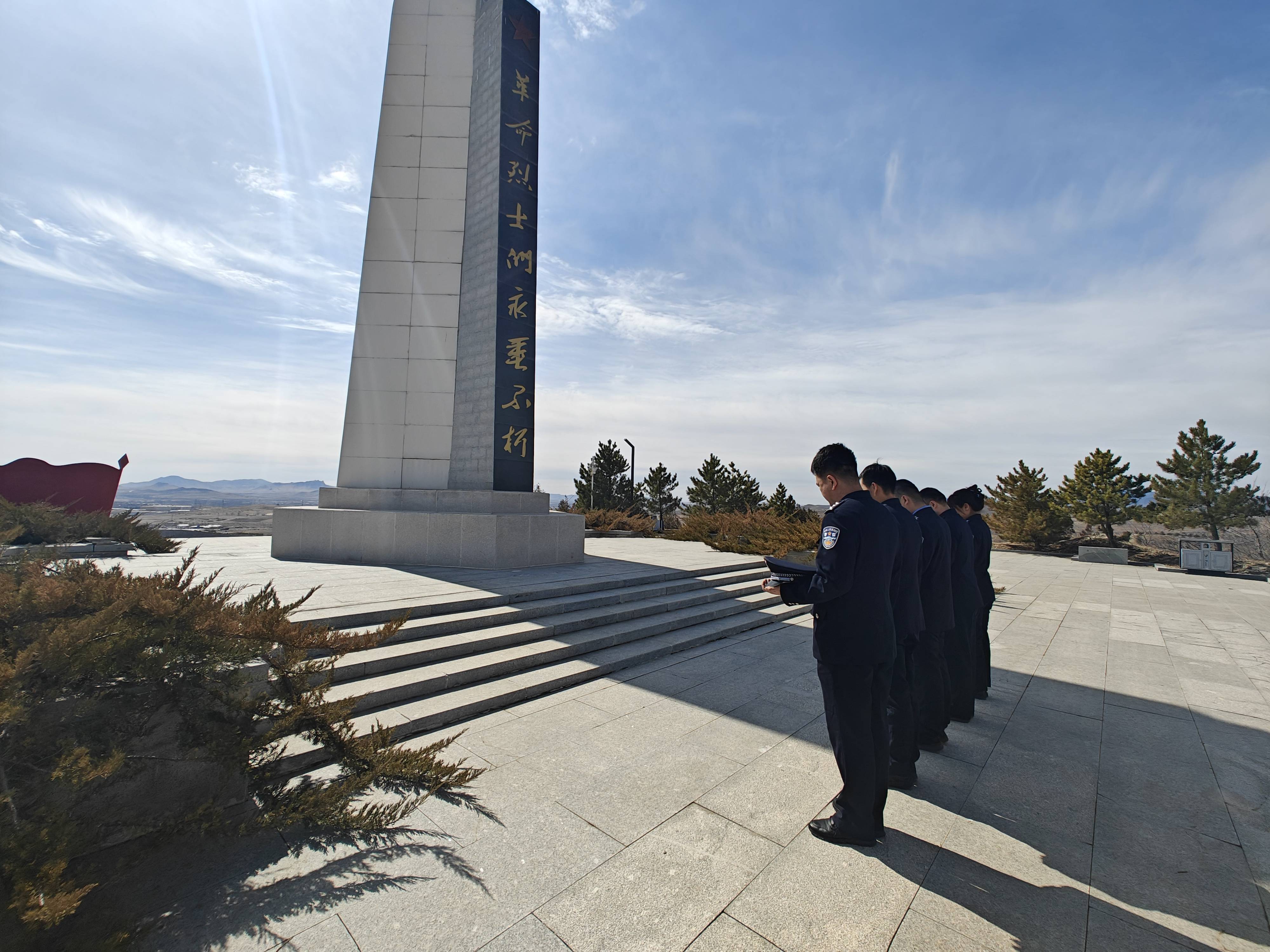 弘扬英模精神 汲取奋进力量_活动_林东_锡林浩特