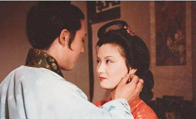 原创邢夫人面对王夫人是多么尴尬这是因为什么