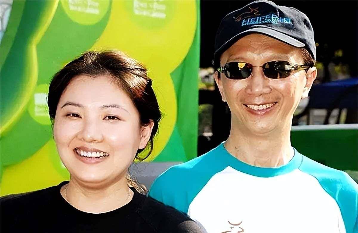 已经过了四十岁的她,却选择为丈夫生下第四个孩子,这个决定看似冒险