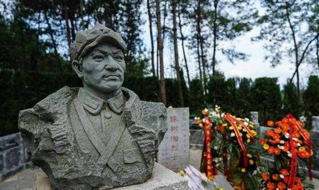 原创红34师唯一幸存团长韩伟湘江战役跳崖没死后来过得怎么样