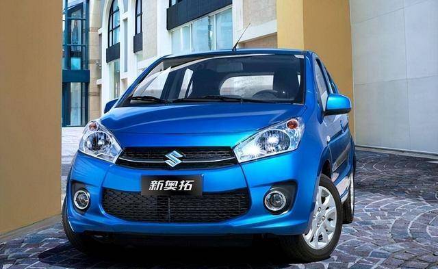 大街上的,并不是奢华的奔驰,宝马,而是一辆辆车头大写着"s"的"suzuki"