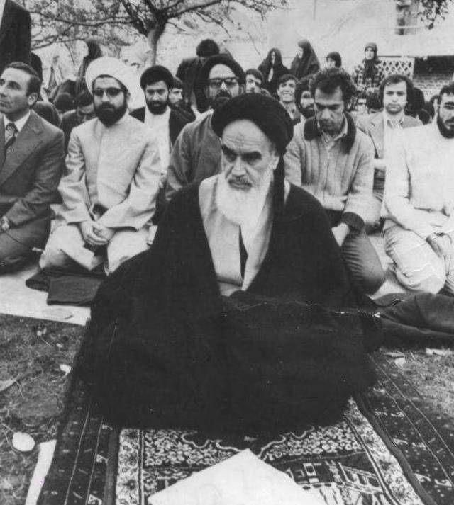 原创原创霍梅尼为了俘获民心说出三大承诺如今实现了几个