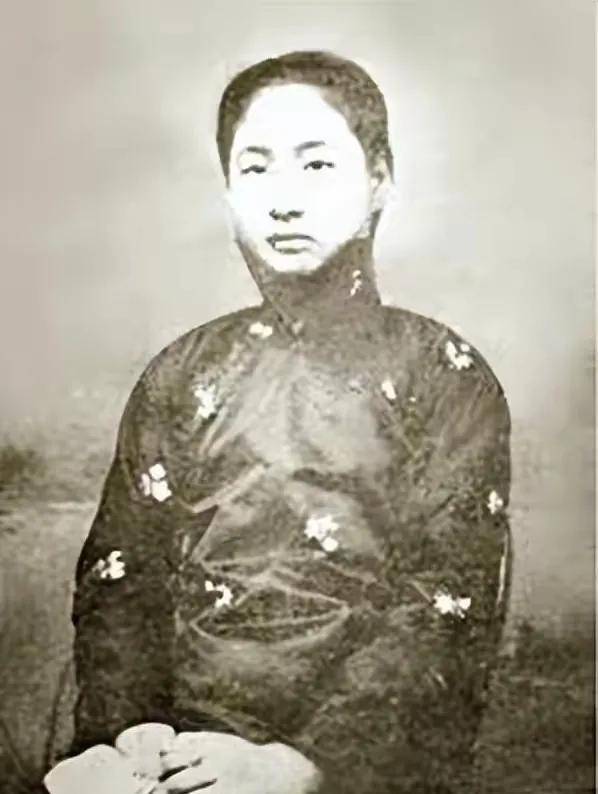 原创原创卸下被化妆的历史揭秘小凤仙与蔡锷一同演绎的一段民国绝恋