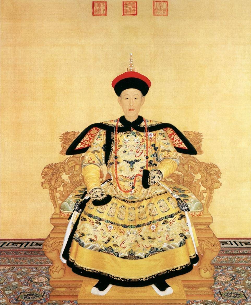 而雍正皇帝推行"火耗归公"和摊丁入亩,安定民生,鼎新革旧,严明吏治