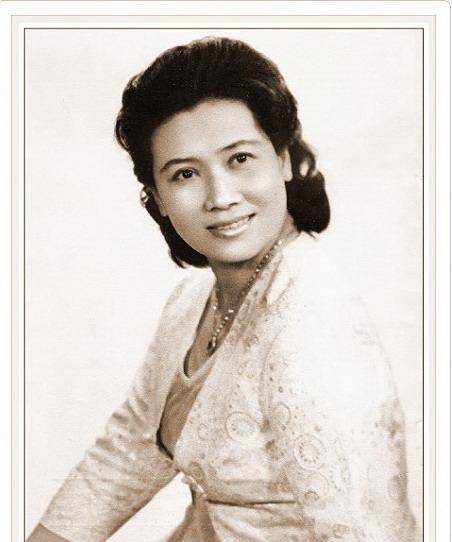 原创原创李秀文她19岁嫁人给军长丈夫生了9个孩子曾冒死陪丈夫坐牢