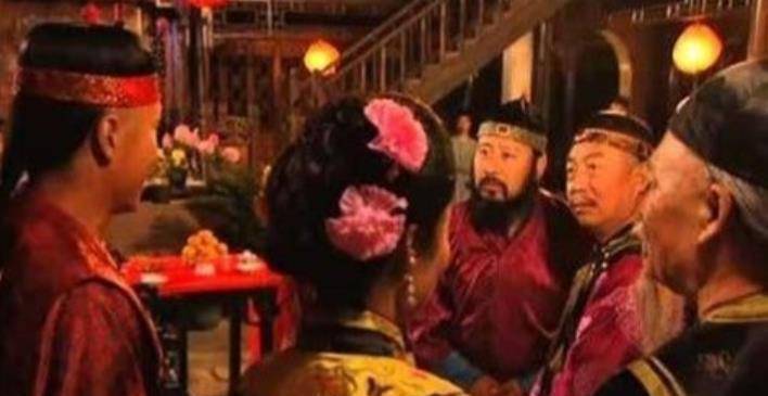 原创雍正王朝中年羹尧突袭江夏镇淮安营的千总为何敢极力阻扰