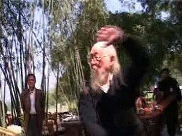 原创原创1945年美上将保镖来重庆扬言打败所有中国人却被一老汉打倒