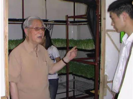 65岁任浙江省委书记,一生大公无私,如今百岁_工作_人民_苏中