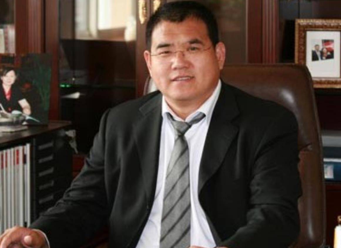 汶川地震,男子悄悄问妻子"再捐7000万可好",身世揭开感动国人_张祥青