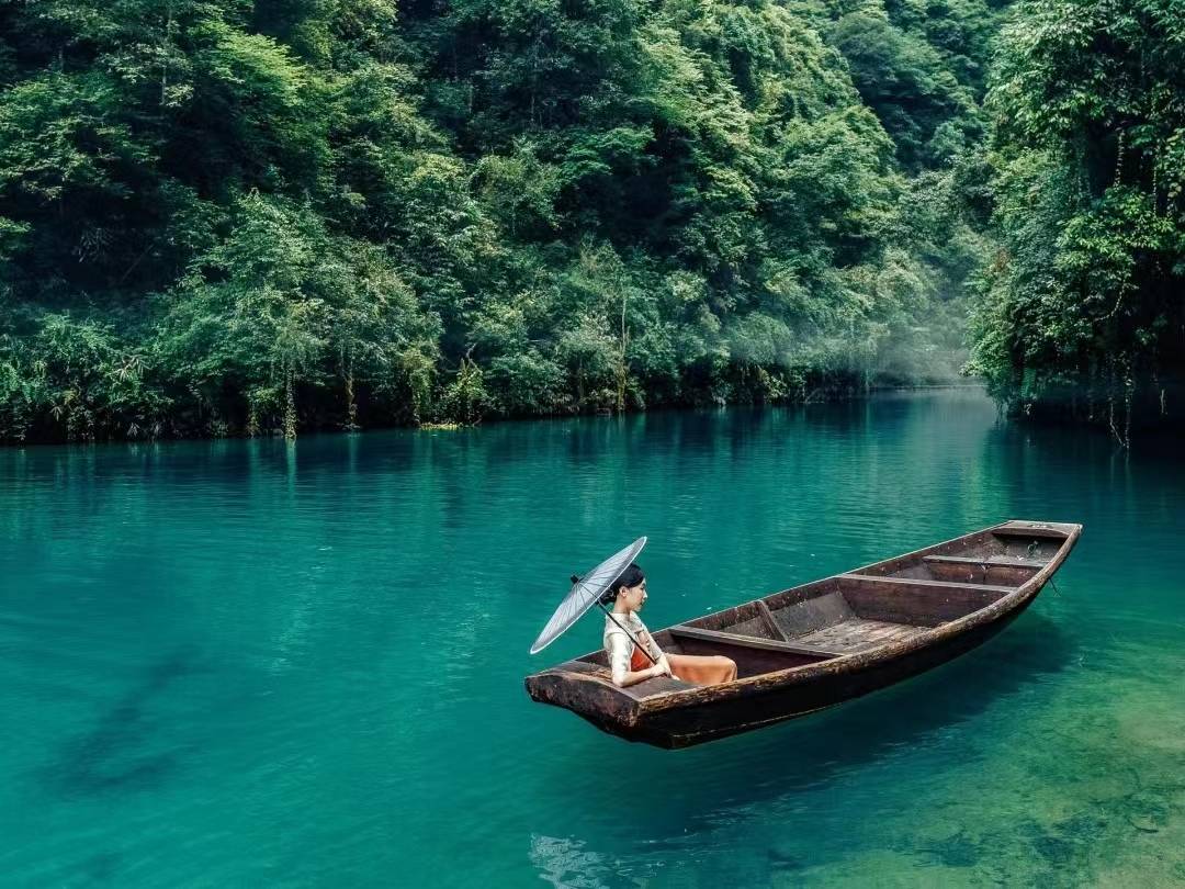 恩施本地团美女导游小夏:19574495470 (添加微信)全面了解旅游攻略.