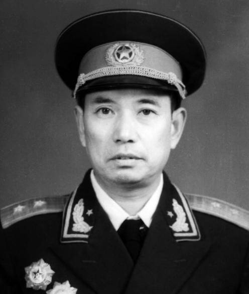 司令专业户吴克华55年授中将衔16次担任各级司令和副司令