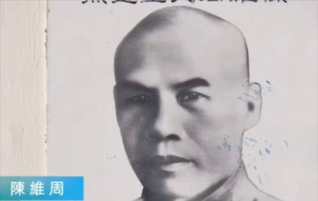 她因不能生育被丈夫休了后嫁给连长生7男4女成当地第一贵夫人