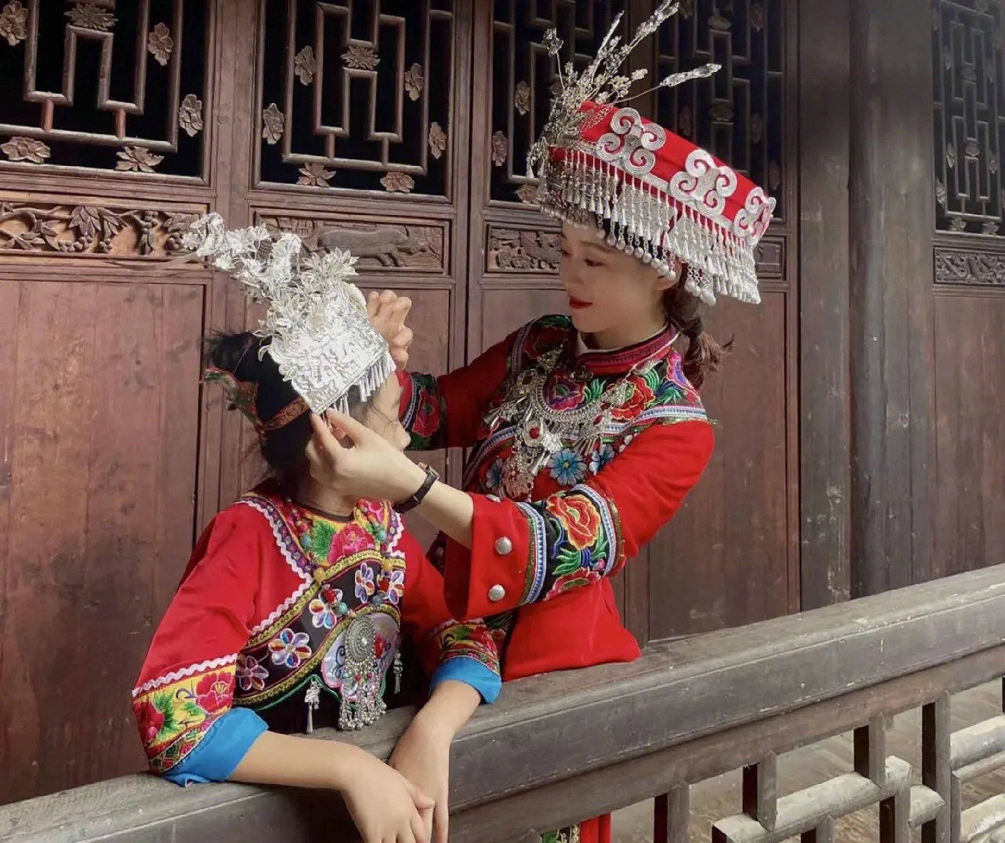 恩施本地团美女导游小夏:19574495470 (添加微信)全面了恩施本地团