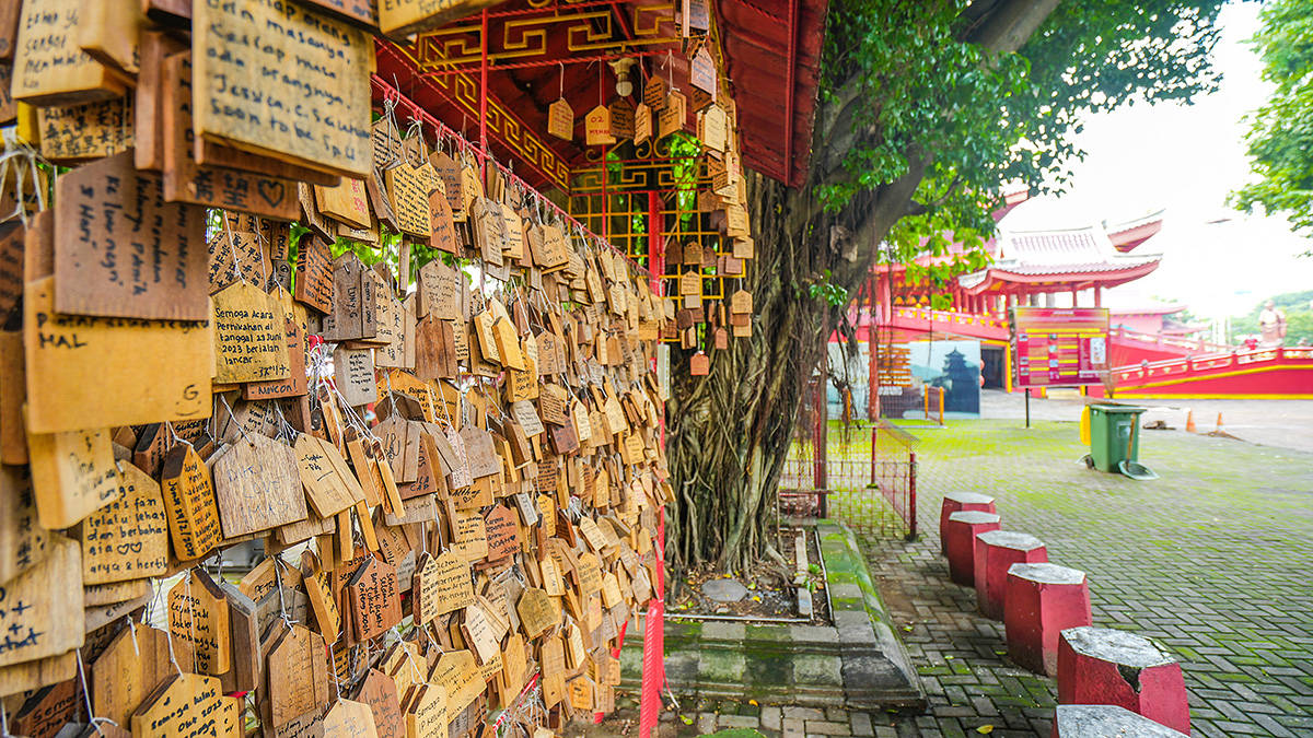 原创印尼的三宝垄有座为郑和所建的历史庙宇群此城市也因他而命名