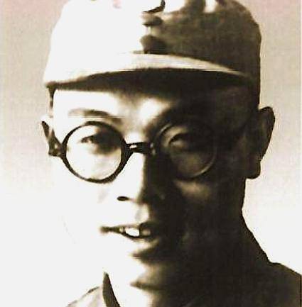 原创他是新四军四巨头之一35岁时举枪自尽唯一的儿子现状如何