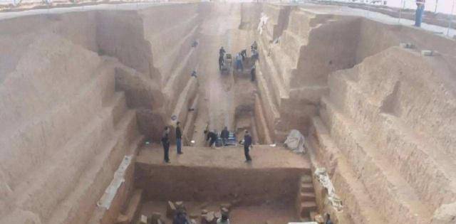 原创洛阳修高速时意外发现大型古墓专家挖开后有重要研究意义