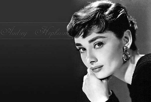 纪梵希为赫本终生未娶赫本逝世后亲自抬棺送她走完最后一程