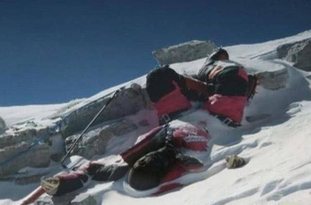 原创1998年珠峰上遇难的睡美人20多年无人敢动丈夫为救她身亡